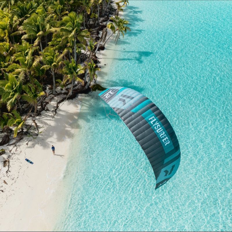 Se vårt utvalg av kite - og foilsurfing i verdensklasse